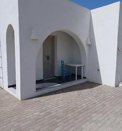 White Holidays * Emporio (Santorini)
