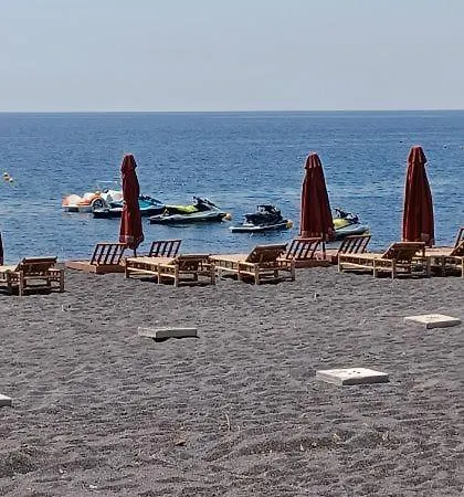 White Holidays * Emporio (Santorini)